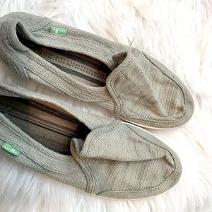 Sanuk womens size 7 light green shoes